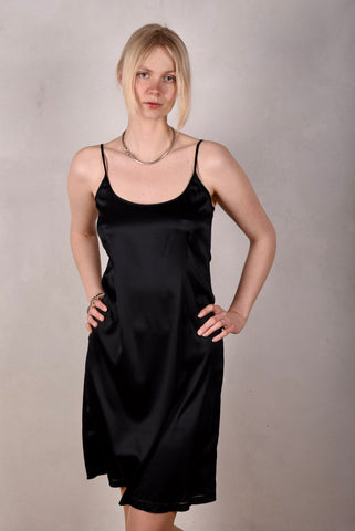 Florianne, enkel "under"kjole i stretch satin (95%silke-5%elastan) "Black"