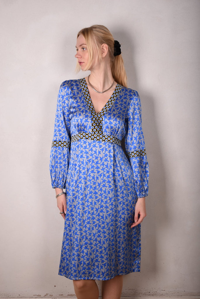 Calila, Kaftan-dress in stretch silk satin 95%silk/5%elastane. "Silverbird/Dabludot"
