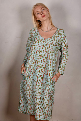 Feodora-print. Silke stretch crepe kjole med indstillelige skulderstropper (Payblue)