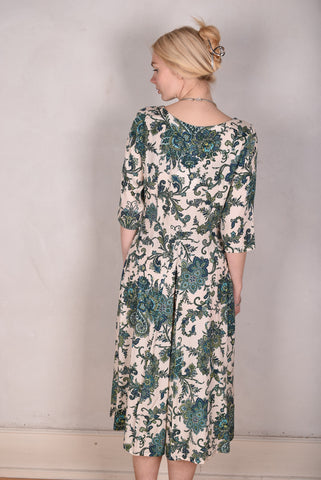 Jane. Midi-lang kjole med lommer, i stretch silk satin "Seasley"