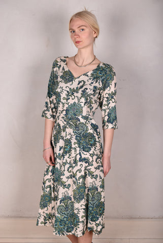 Jane. Midi-lang kjole med lommer, i stretch silk satin "Seasley"