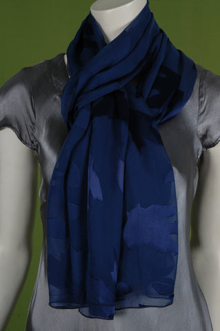 Sjal/tørklæde i silke satin-devoré. 55X200 cm. print:  "Midnight"