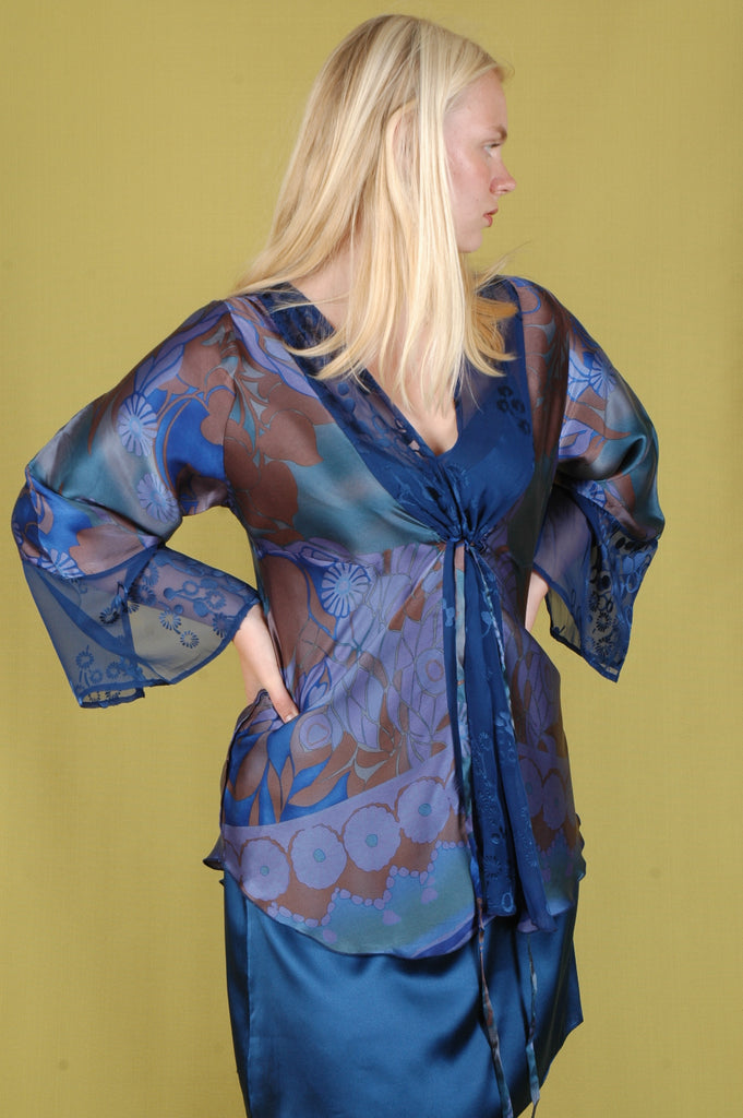 Silk top  Shirley. Mix print top in silk satin+ devoré "Blugend/Flower-dot-blue"