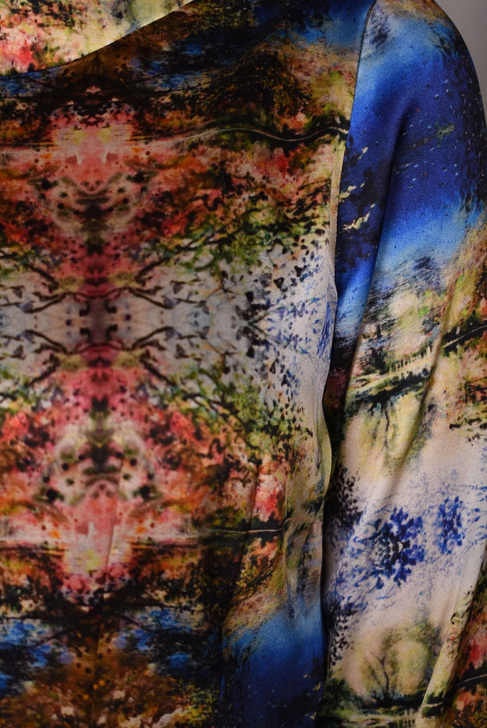 Audrey. Silk stretch top, classic style. "Calling" by Martin Spang Olsen - Tone Barker Silk