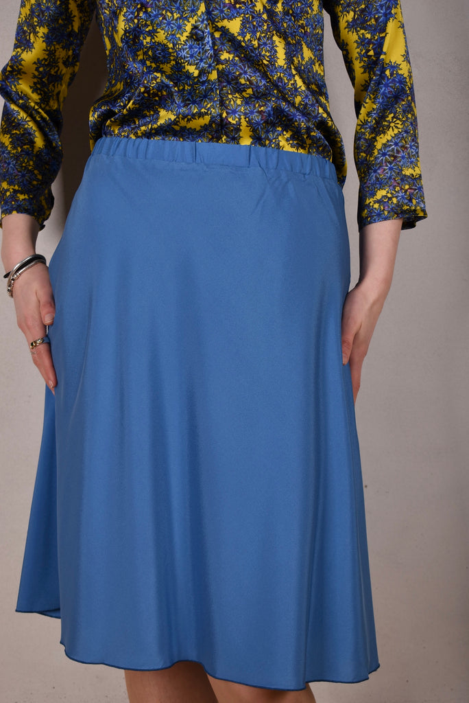 Tango, skirt in stretch silk satin, 95%silk/5% elastane. "Blupal" (Matte silk) - Tone Barker Silk