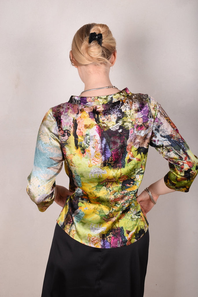 Audrey. Silk satin stretch top, classic style. Print: "Nu-val-de-Nulle"by Nulle Oigaard - Tone Barker Silk