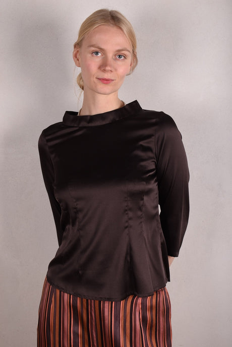 Audrey. Silk satin stretch top, classic style. Col.: "Coffee" - Tone Barker Silk