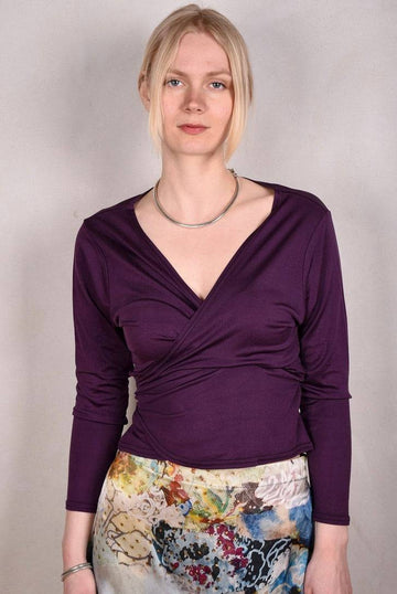Wrapic. Wrap top in 100% silk jersey (silk knit) Col.: "Aubergine" - Tone Barker Silk