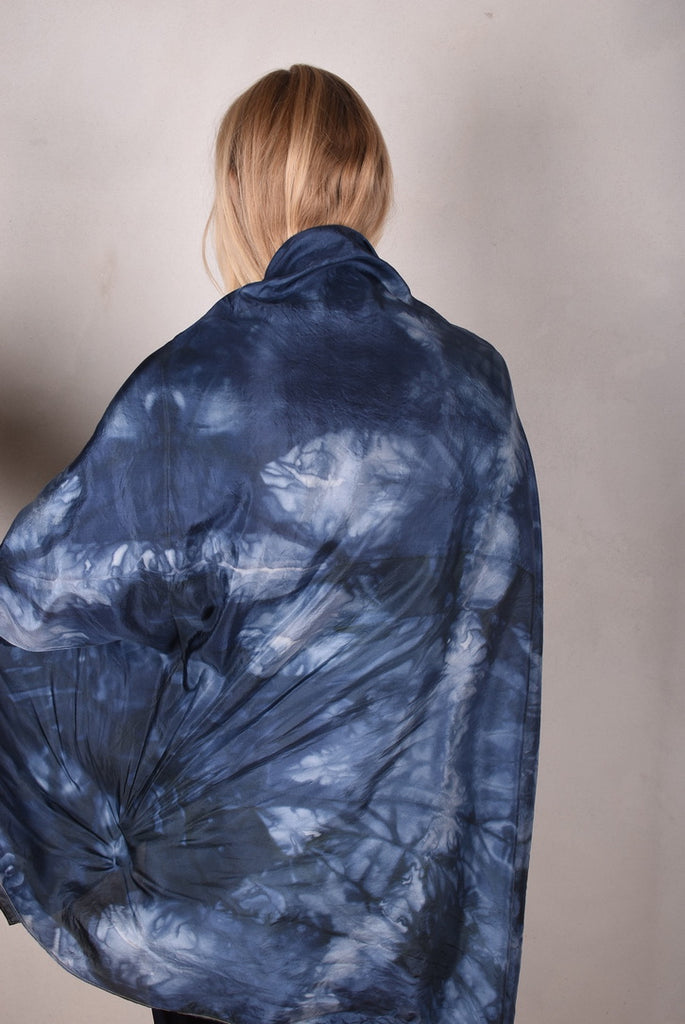 Crush. Large silk shawl.  Col: "Blue-knot" - Tone Barker Silk