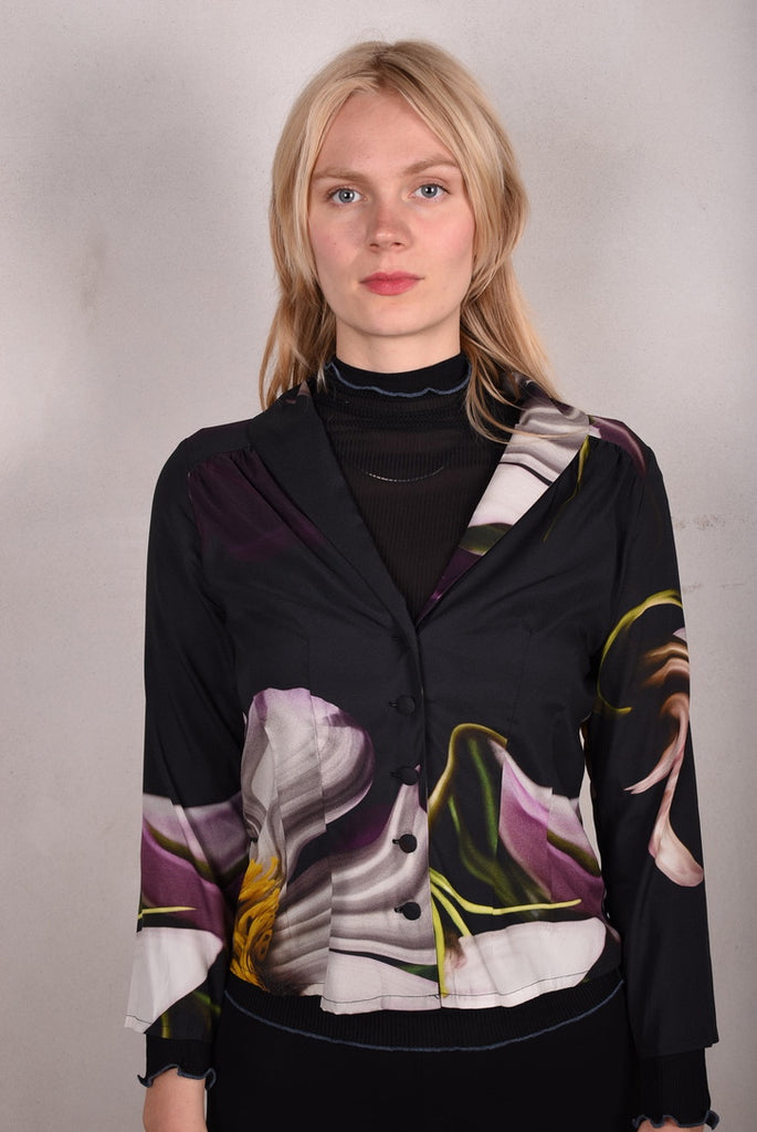 Bifty. Shirt/jacket in Stretch Silk Satin with covered buttons "Deflowered"