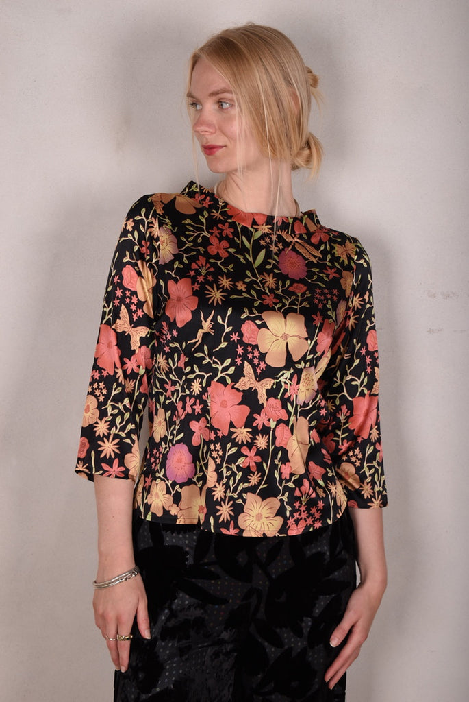 Audrey. Silk satin stretch top, classic style. Print: "Angels/demons" by Boje Barker - Tone Barker Silk