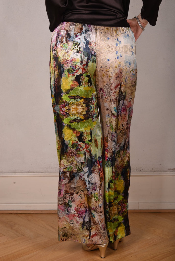Norah, Wide legged  trousers in Stretch satin Silk. "Nu-Val-de-Nulle" by Nulle Oigaard - Tone Barker Silk