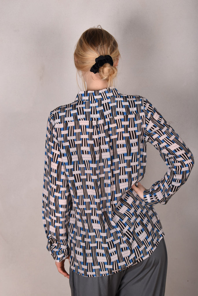 Tamie-crepe. 100% Silk crepe shirt. Print "Blasket" - Tone Barker Silk