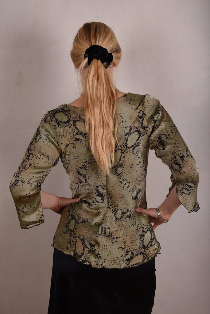 "Thinkatop" Reversible silk blouse. Prints: Bluweed/Dark Snake - Tone Barker Silk