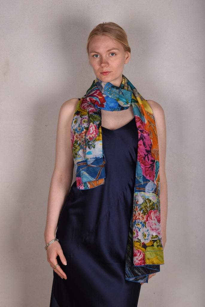 Artist Scarf. Silk Crepe-de-Chine 70X200 cm. "Giadams" by Nulle Oigaard - Tone Barker Silk