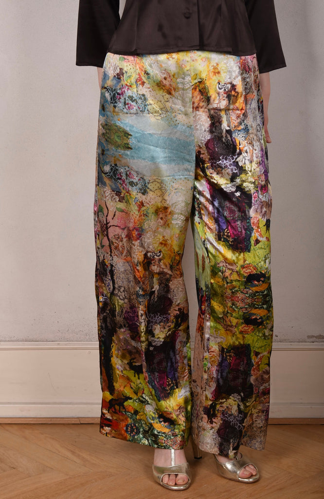 Norah, Wide legged  trousers in Stretch satin Silk. "Nu-Val-de-Nulle" by Nulle Oigaard - Tone Barker Silk