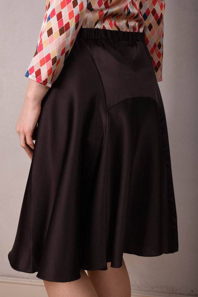 Tango, skirt in stretch silk satin, 95%silk/5% elastane. "Coffee" - Tone Barker Silk