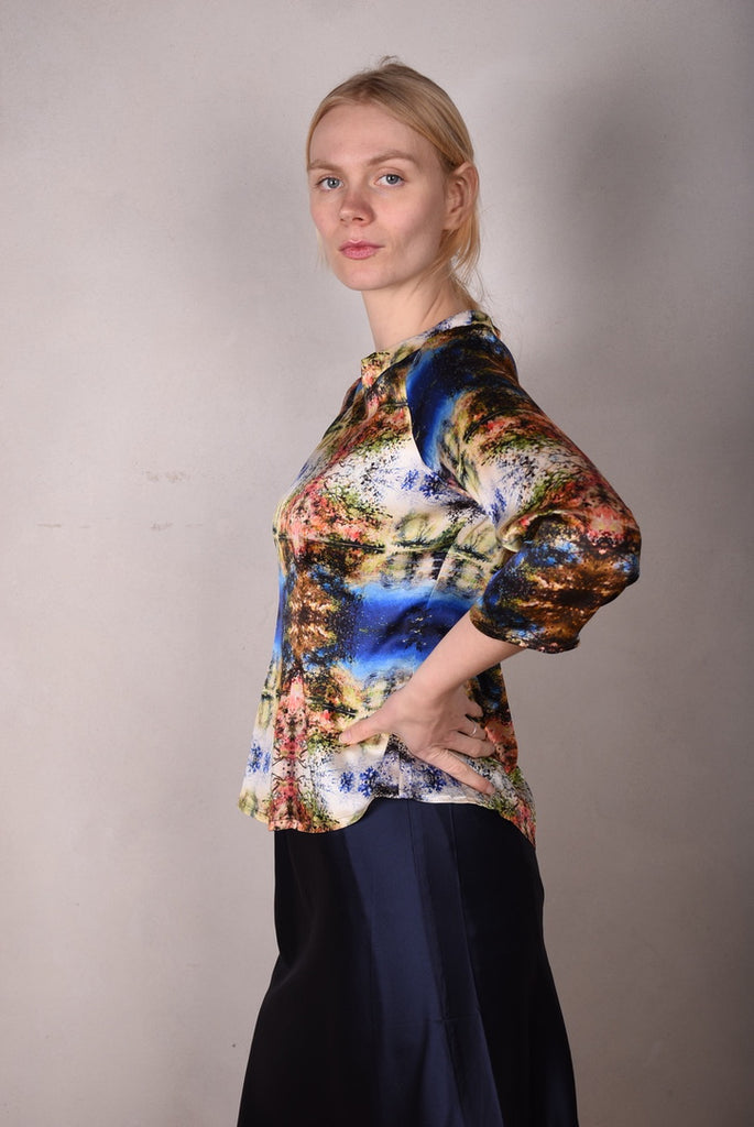 Audrey. Silk stretch top, classic style. "Calling" by Martin Spang Olsen - Tone Barker Silk