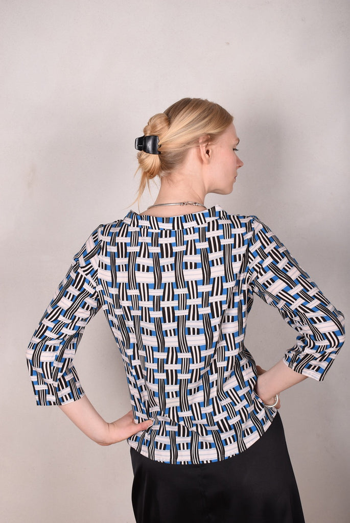 Audrey. Silk satin stretch top, classic style. Print: "Blasket" by Boje Barker - Tone Barker Silk