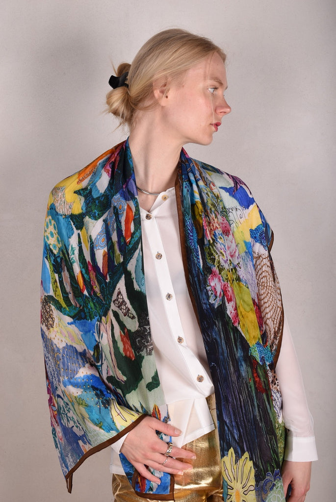 Artist Scarf/shawl in 100% silk Crepe-de-Chine. Print "Giadams" by Nulle Oigaard - Tone Barker Silk