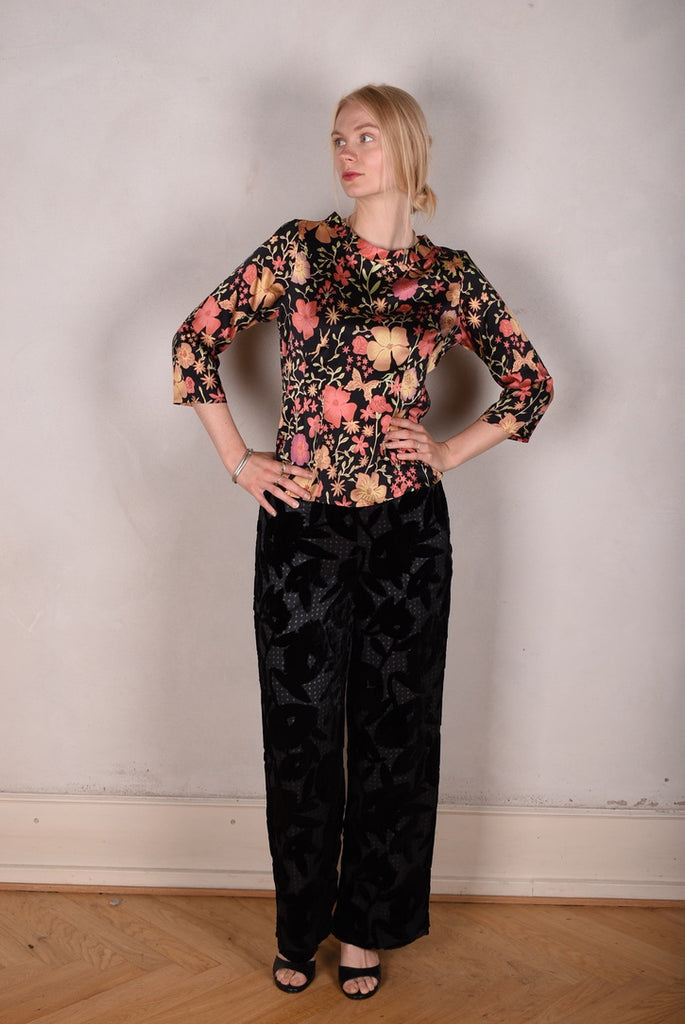 Audrey. Silk satin stretch top, classic style. Print: "Angels/demons" by Boje Barker - Tone Barker Silk