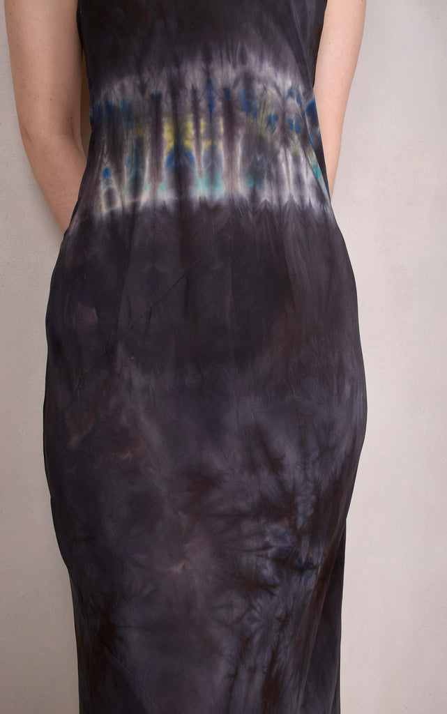 Pauline. Maxi dress in hand-dyed  Crepe de Chine 100% silk "Cloudy" - Tone Barker Silk