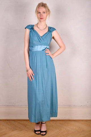 Magnifique. Lang kjole i Silke stretch satin 95%silke-5%elastan "Bali-Blue"