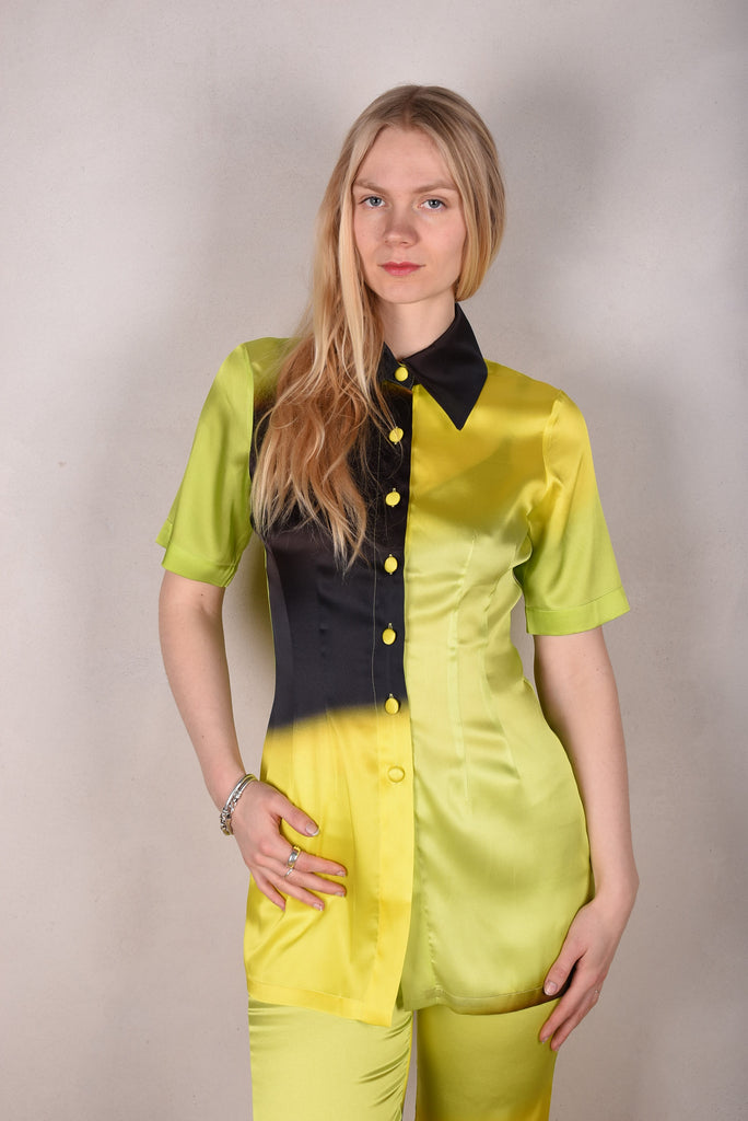 M.BARKER long shirt w.short sleeves and pockets on backside "Mean Green" - Tone Barker Silk