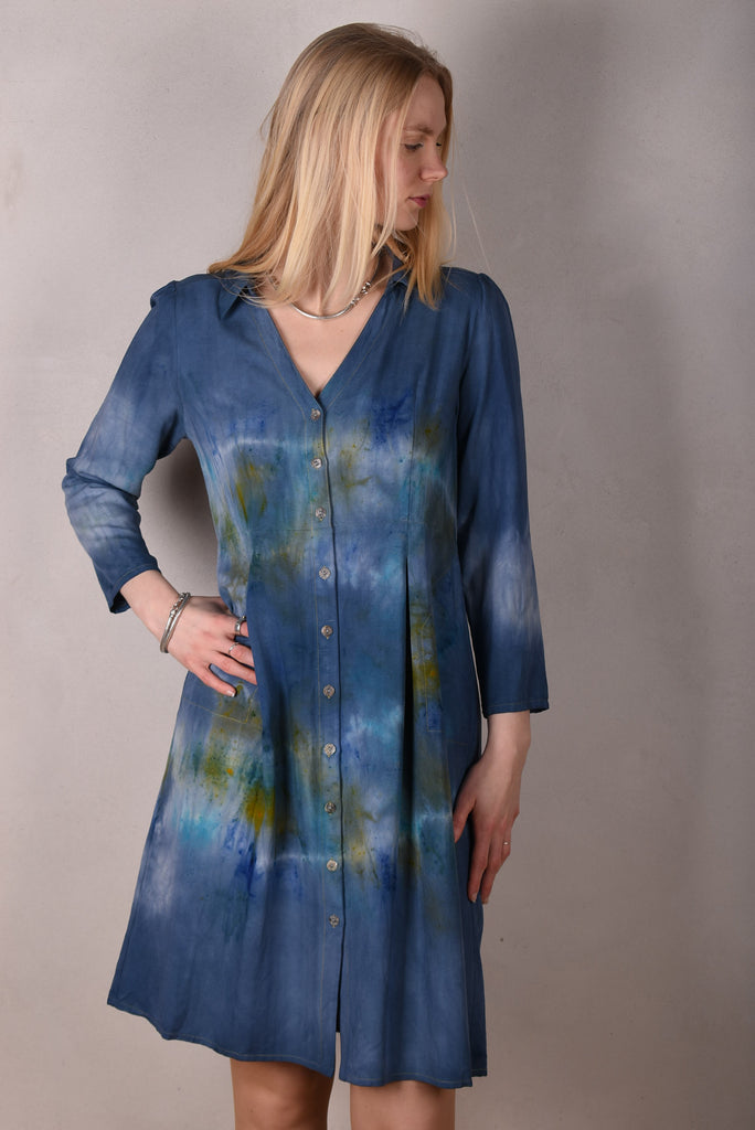 Nennie. Shirt dress in Noil silk/rayon mix. Uniqe tie&dye (made in Cph) "Blues" - Tone Barker Silk