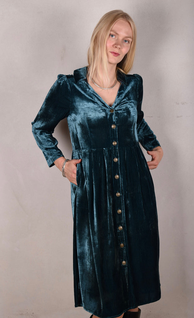 Hen-stretch, Stretch corduroy velvet shirt-dress w. pockets. "Petrol" - Tone Barker Silk