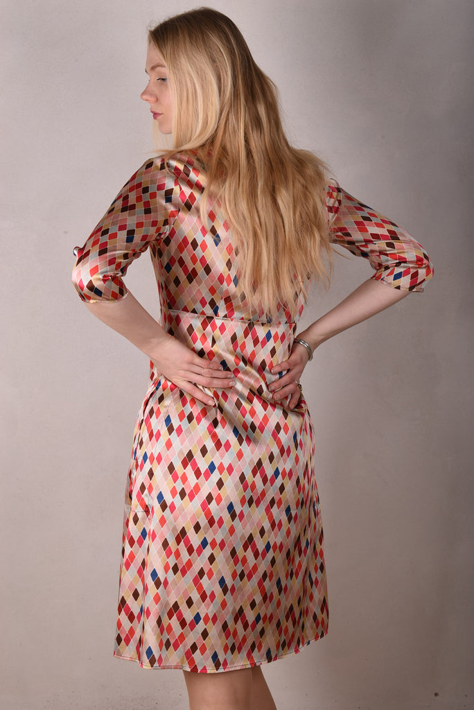 Parinaldi. Classic dress in stretch silk. 3/4 sleeves and side pockets. Print: "Harlequin" - Tone Barker Silk