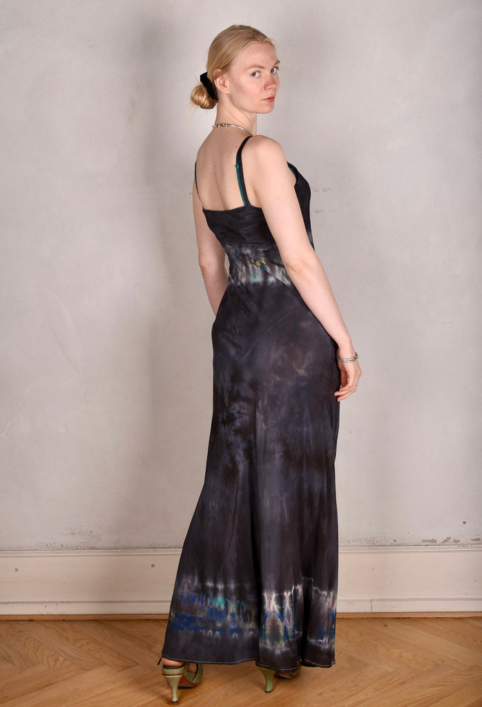 Pauline. Maxi dress in hand-dyed  Crepe de Chine 100% silk "Cloudy" - Tone Barker Silk