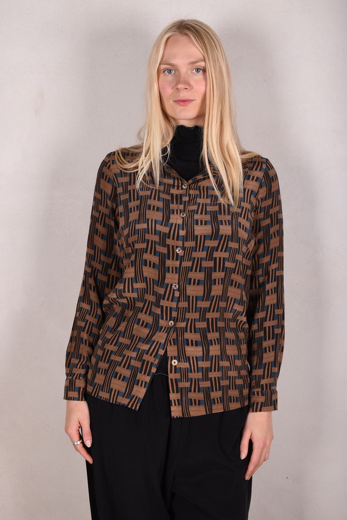 Tamie-crepe. 100% Silk crepe shirt. Print "Blasket-Brown" - Tone Barker Silk