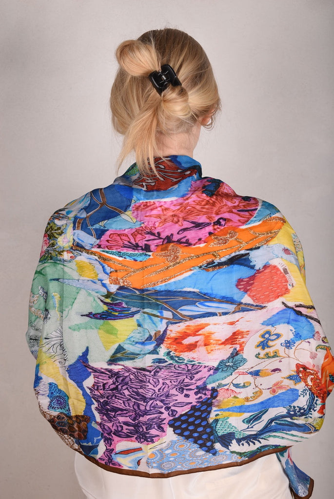 Artist Scarf/shawl in 100% silk Crepe-de-Chine. Print "Giadams" by Nulle Oigaard - Tone Barker Silk