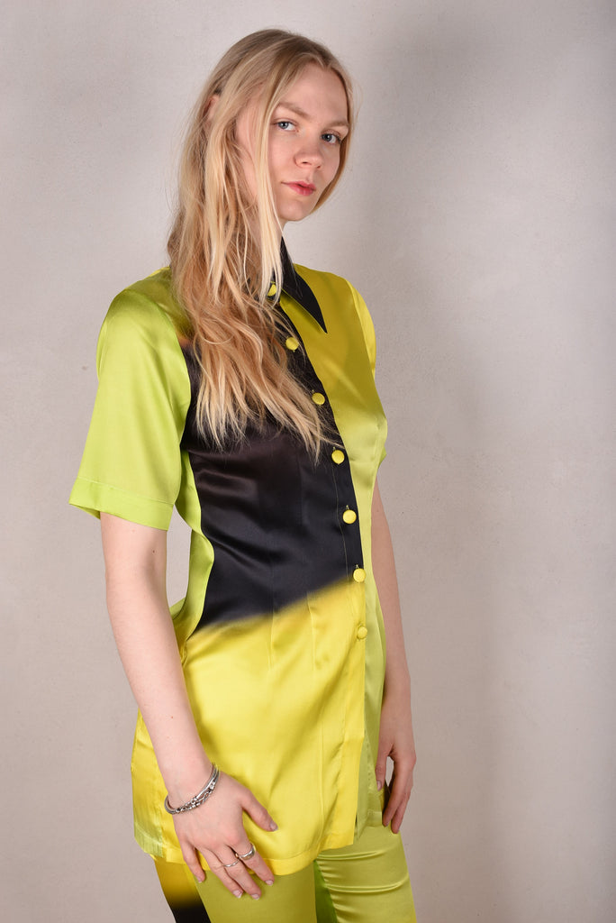 M.BARKER long shirt w.short sleeves and pockets on backside "Mean Green" - Tone Barker Silk