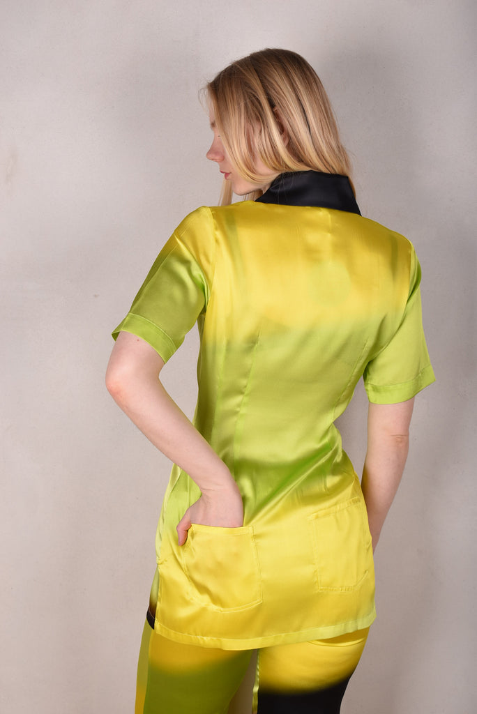 M.BARKER long shirt w.short sleeves and pockets on backside "Mean Green" - Tone Barker Silk