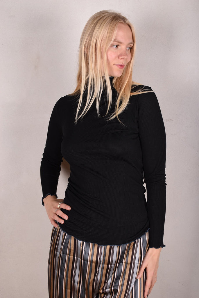 Rollie. Turtle neck top in 100% silk rib. "Black" - Tone Barker Silk