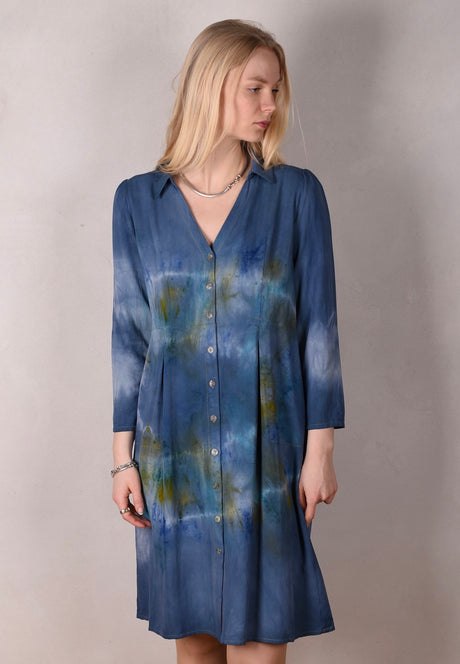 Nennie. Shirt dress in Noil silk/rayon mix. Uniqe tie&dye (made in Cph) "Blues" - Tone Barker Silk