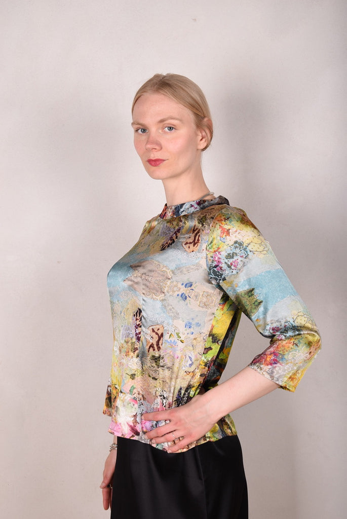 Audrey. Silk satin stretch top, classic style. Print: "Nu-val-de-Nulle"by Nulle Oigaard - Tone Barker Silk