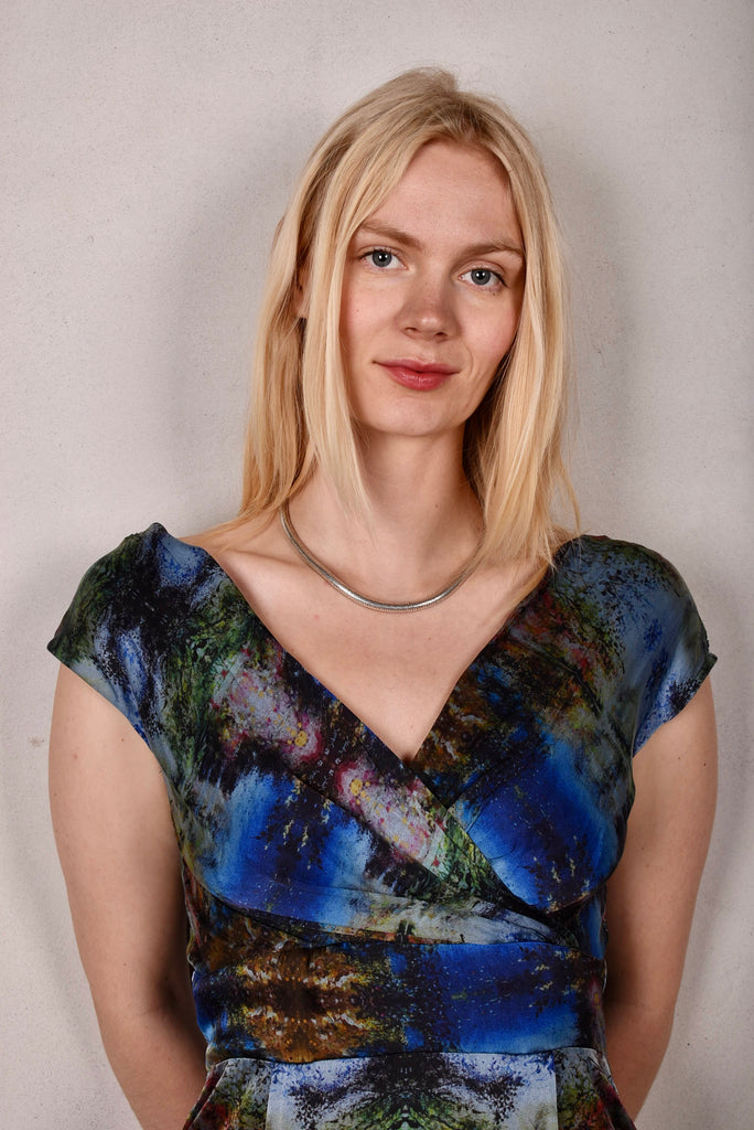 Magnifique. Maxi dress in Silk Stretch Satin, 95% silk, 5% elastan "Calling" by M.S.O. Dyed-blue - Tone Barker Silk