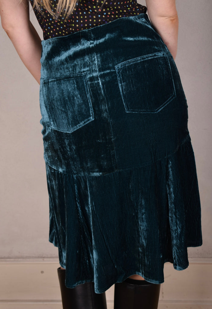 Joan-velvet. Skirt in silk/viscose corduroy velvet. Petrol (lining in print "Blears" silk) - Tone Barker Silk