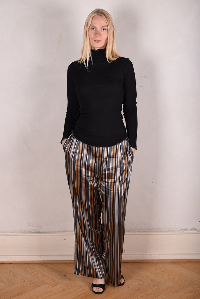 Rollie. Turtle neck top in 100% silk rib. "Black" - Tone Barker Silk