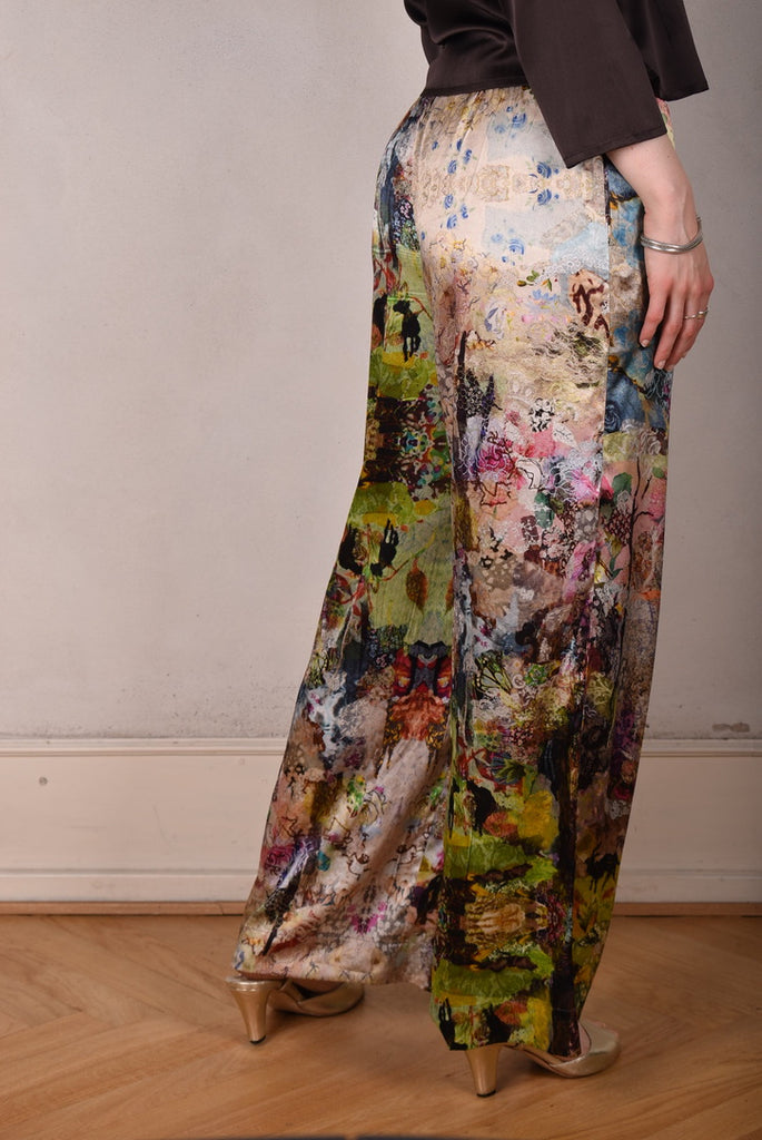 Norah, Wide legged  trousers in Stretch satin Silk. "Nu-Val-de-Nulle" by Nulle Oigaard - Tone Barker Silk