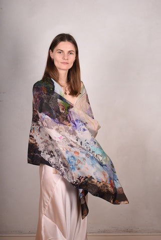 Sjal/tørklæde i silke satin-devoré. 55X200 cm. print:  "Midnight"