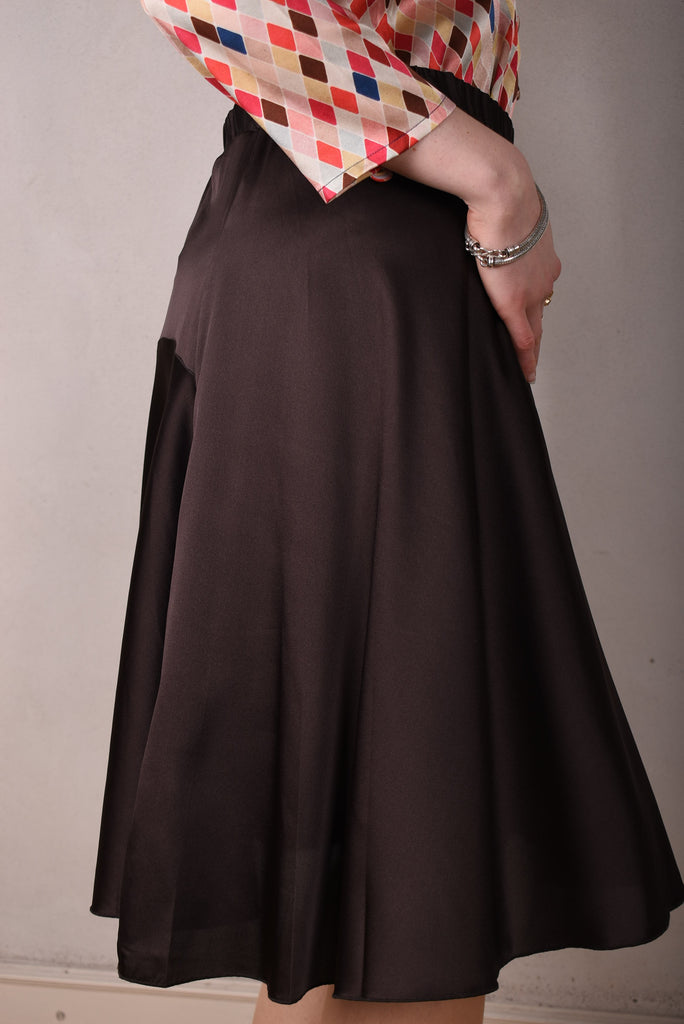 Tango, skirt in stretch silk satin, 95%silk/5% elastane. "Coffee" - Tone Barker Silk