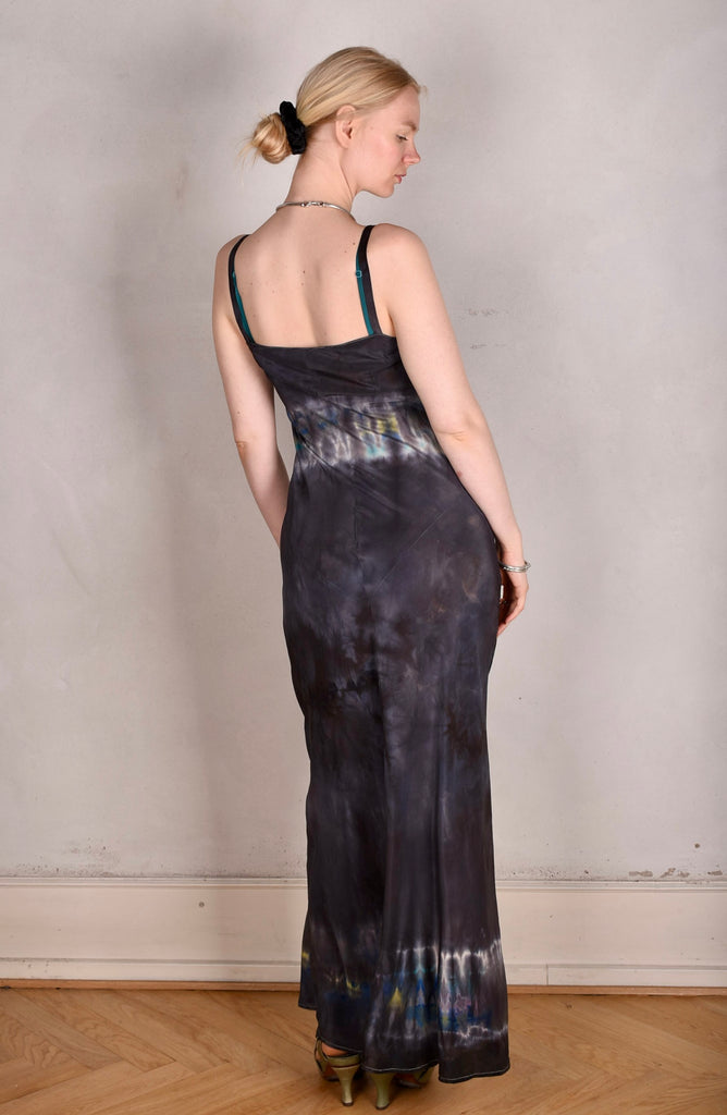 Pauline. Maxi dress in hand-dyed  Crepe de Chine 100% silk "Cloudy" - Tone Barker Silk