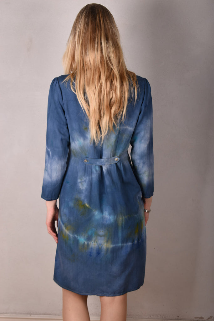 Nennie. Shirt dress in Noil silk/rayon mix. Uniqe tie&dye (made in Cph) "Blues" - Tone Barker Silk