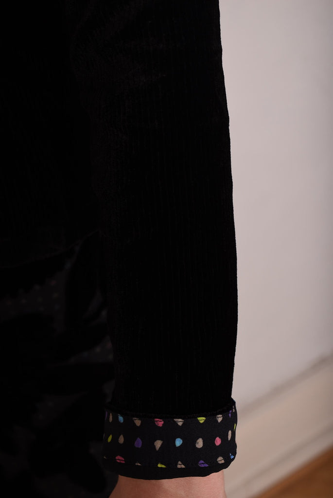 Caudrey Our classic blouse in a corduroy-velvet version. Black - Tone Barker Silk