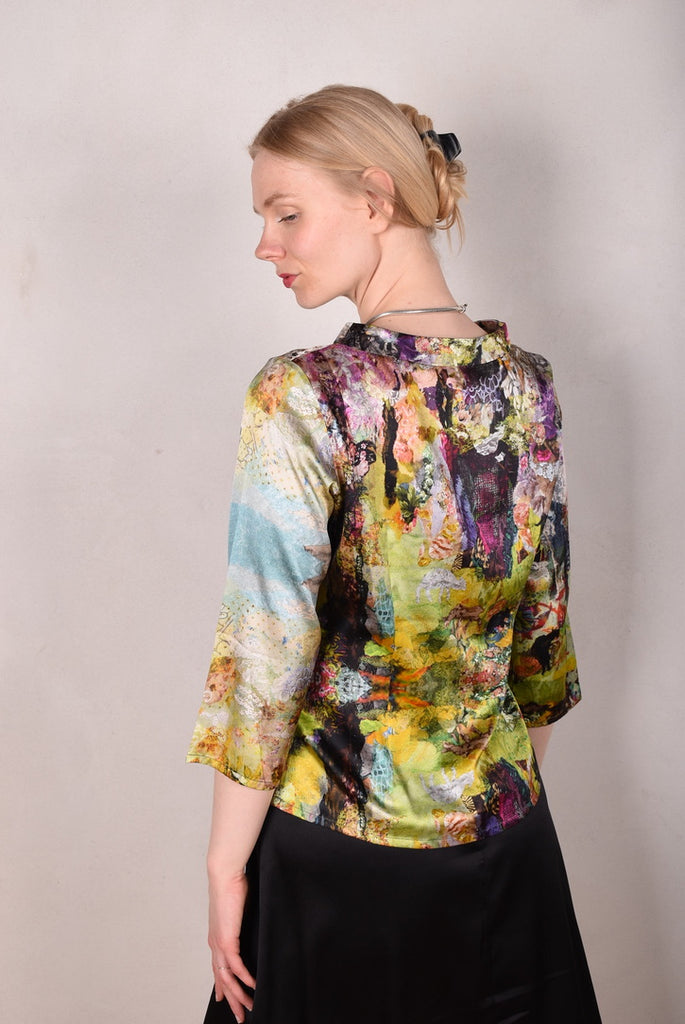 Audrey. Silk satin stretch top, classic style. Print: "Nu-val-de-Nulle"by Nulle Oigaard - Tone Barker Silk
