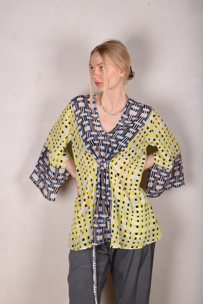 Suleima-cdc. Tunic top w. pockets and Kimono-sleeves. "Blasket/Yasket "combination. - Tone Barker Silk
